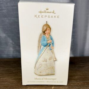 Hallmark Keepsake Musical Messenger Angel Handcrafted Christmas Ornament